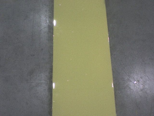 LINEA DE SEGURIDAD AMARILLO CROMO DE ALTO RENDIMIENTO CON PASO INTENSO DE MONTACARGAS